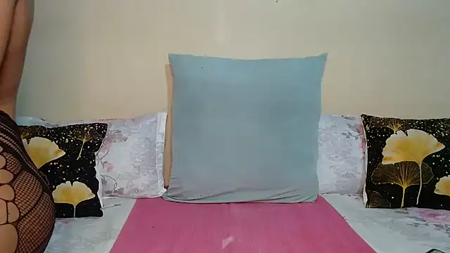 DiamondLuv29 online show from June 27, 2026, 2:27 am