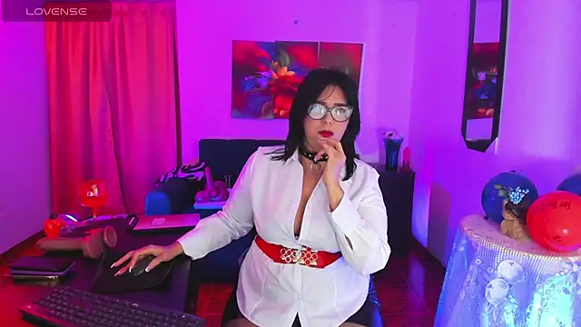 Venus R0se online show from November 17, 2025, 2:12 pm