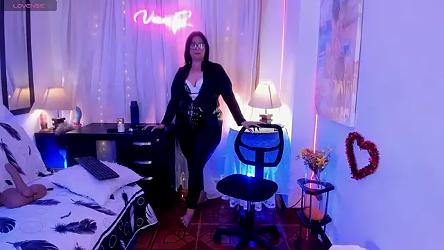 Snapshot of Venus_R0se chatting on July 1, 2026, 9:58 pm Venus R0se online show from July 1, 2026, 9:58 pm