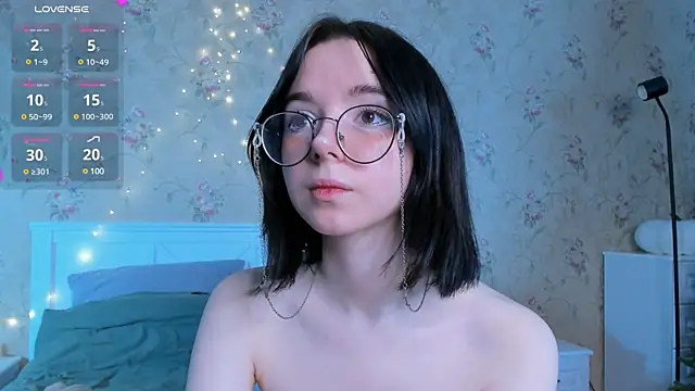 Snapshot of Nora_Failure chatting on January 6, 2025, 8:03 am Nora Failure online show from January 6, 2025, 8:03 am