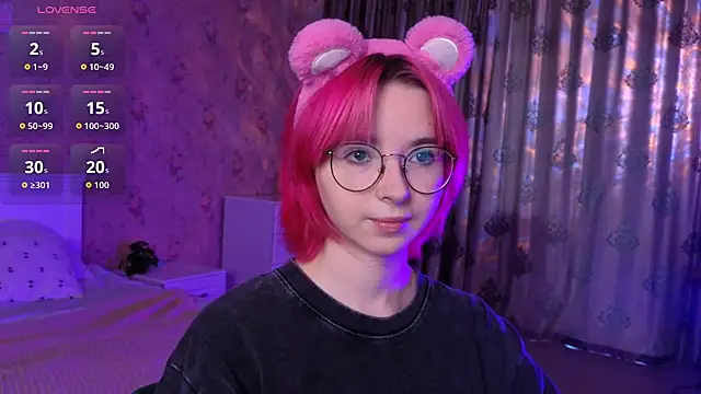 Snapshot of Nora_Failure chatting on September 13, 2025, 10:04 am Nora Failure online show from September 13, 2025, 10:04 am