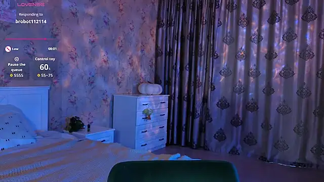 Snapshot of Nora_Failure chatting on September 19, 2025, 2:13 am Nora Failure online show from September 19, 2025, 2:13 am