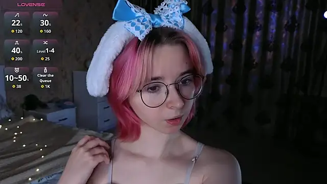 Snapshot of Nora_Failure chatting on October 11, 2025, 12:04 pm Nora Failure online show from October 11, 2025, 12:04 pm