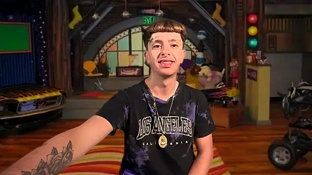 Snapshot of twentywithafelonyy chatting on September 22, 2025, 1:18 am twentywithafelonyy online show from September 22, 2025, 1:18 am