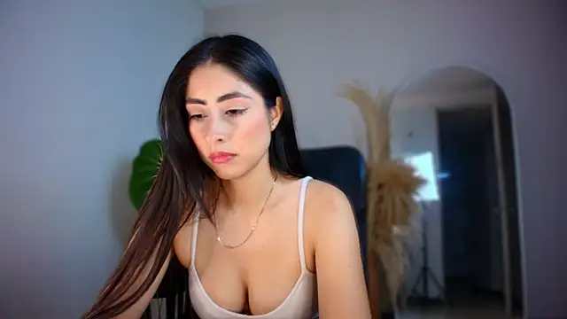 auroracaruso11 online show from November 29, 2025, 10:02 pm