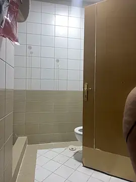 Layla-daloua online show from November 22, 2025, 12:09 am