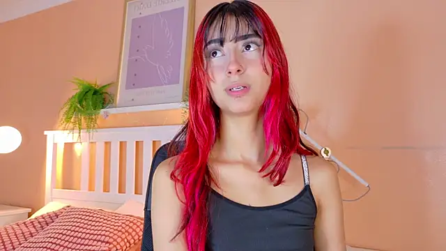 Snapshot of ParisFox_ chatting on October 27, 2025, 7:40 pm ParisFox online show from October 27, 2025, 7:40 pm