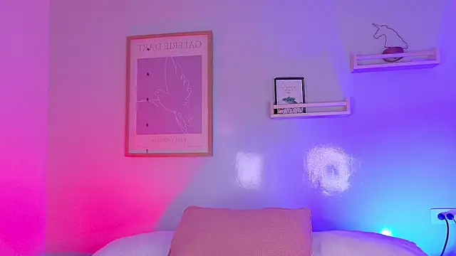 ParisFox  online show from March 14, 2026, 8:03 pm