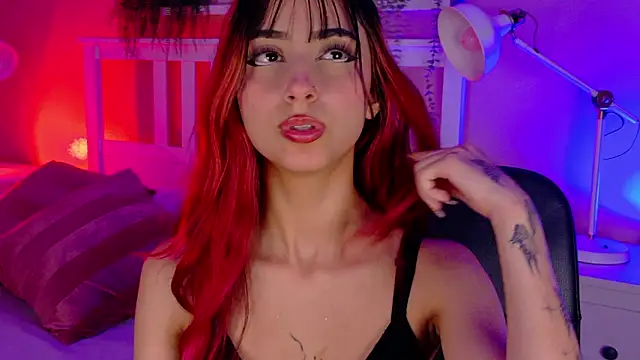 ParisFox  online show from March 19, 2026, 2:48 am