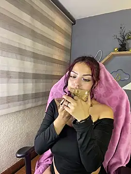Liittleluaa  online show from February 12, 2025, 3:05 pm
