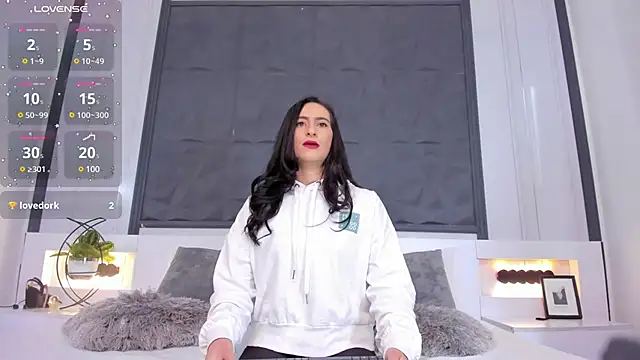 SaraGomez1 online show from December 17, 2024, 4:11 pm