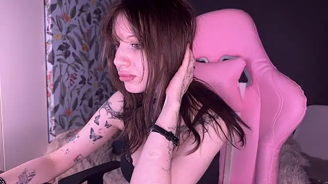 moundliicht1 online show from May 13, 2026, 9:00 pm