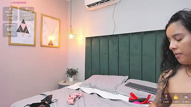 Dilan y Mia online show from December 6, 2024, 5:11 pm