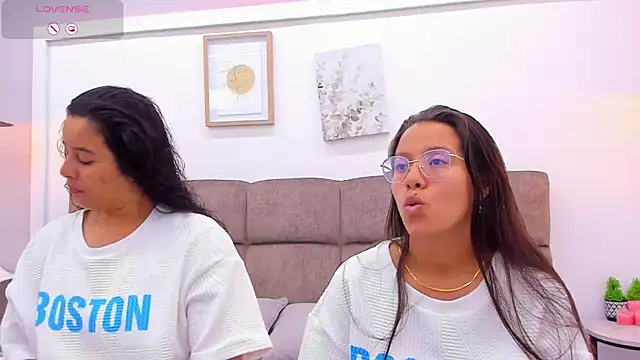 Dilan y Mia online show from February 12, 2025, 2:54 pm