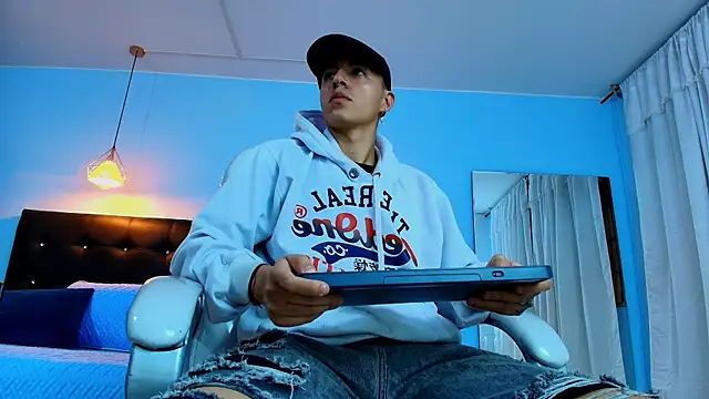 Lobo 17  online show from February 14, 2025, 11:53 am