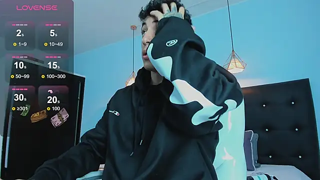 Lobo 17  online show from November 11, 2025, 3:39 am