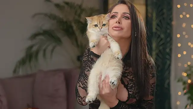 Snapshot of EllisSkyler chatting on September 14, 2025, 8:41 pm EllisSkyler online show from September 14, 2025, 8:41 pm