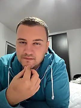 Snapshot of KarlosCarutox chatting on September 17, 2025, 5:25 pm KarlosCarutox online show from September 17, 2025, 5:25 pm