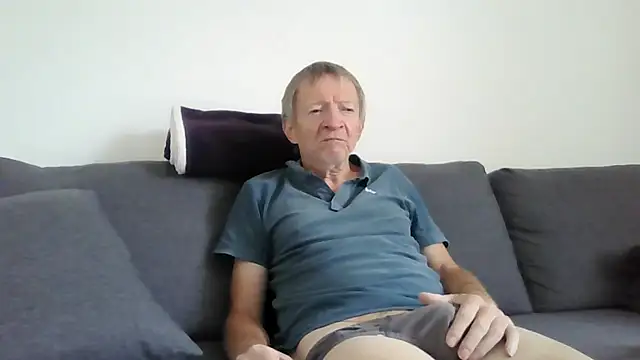 naturiste974 online show from May 14, 2026, 10:22 am
