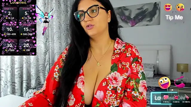 Snapshot of MyaBigBoobs chatting on October 15, 2025, 9:53 am MyaBigBoobs online show from October 15, 2025, 9:53 am