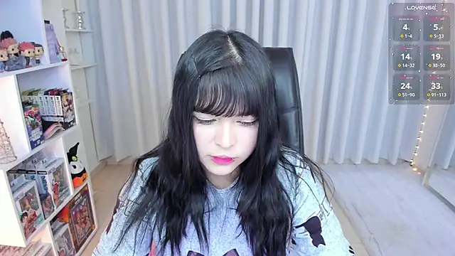 misshoneyxxx online show from November 5, 2025, 3:17 am