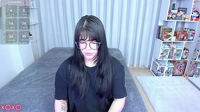 misshoneyxxx online show from February 10, 2026, 2:37 am