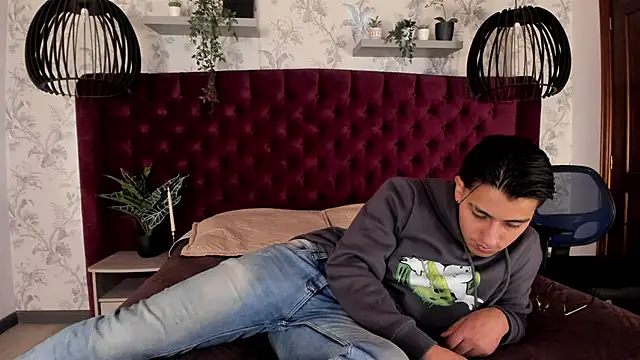 Andy Joy  online show from November 28, 2025, 11:35 am