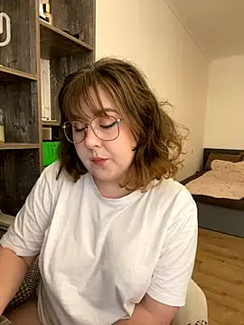 Snapshot of cinnabon_ chatting on December 6, 2024, 12:27 pm cinnabon  online show from December 6, 2024, 12:27 pm