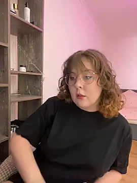 Snapshot of cinnabon_ chatting on December 8, 2024, 3:13 pm cinnabon  online show from December 8, 2024, 3:13 pm