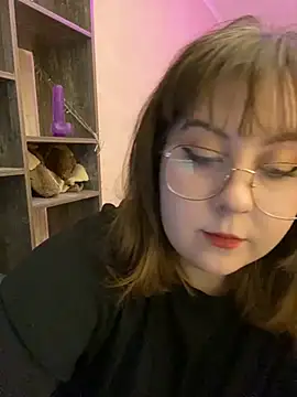 Snapshot of cinnabon_ chatting on December 20, 2024, 2:05 pm cinnabon  online show from December 20, 2024, 2:05 pm