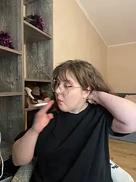 Snapshot of cinnabon_ chatting on December 24, 2024, 12:22 pm cinnabon  online show from December 24, 2024, 12:22 pm