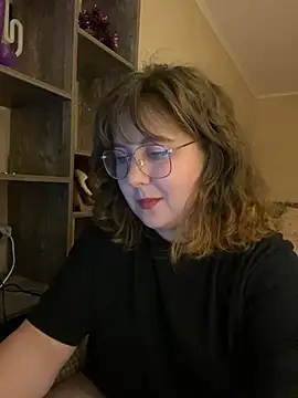 Snapshot of cinnabon_ chatting on December 24, 2024, 7:44 pm cinnabon  online show from December 24, 2024, 7:44 pm