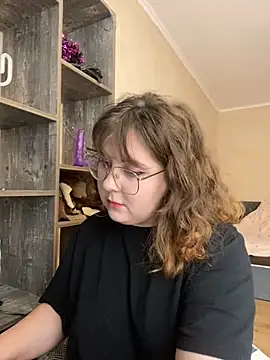 Snapshot of cinnabon_ chatting on December 25, 2024, 10:06 am cinnabon  online show from December 25, 2024, 10:06 am