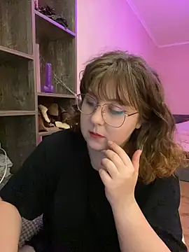 Snapshot of cinnabon_ chatting on December 25, 2024, 6:09 pm cinnabon  online show from December 25, 2024, 6:09 pm