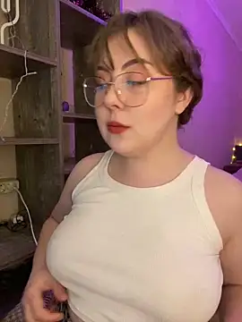 Snapshot of cinnabon_ chatting on January 12, 2025, 7:53 pm cinnabon  online show from January 12, 2025, 7:53 pm