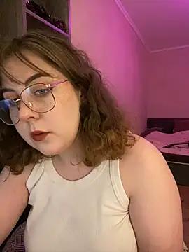 Snapshot of cinnabon_ chatting on January 13, 2025, 5:02 pm cinnabon  online show from January 13, 2025, 5:02 pm