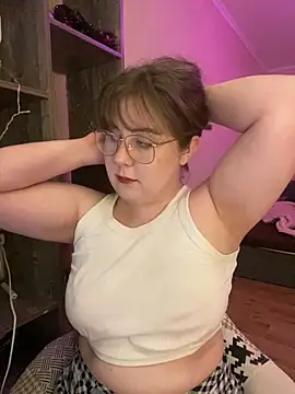 Snapshot of cinnabon_ chatting on January 13, 2025, 8:04 pm cinnabon  online show from January 13, 2025, 8:04 pm