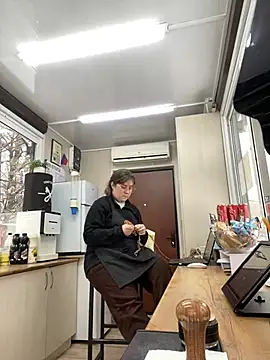 Snapshot of cinnabon_ chatting on January 19, 2025, 10:17 am cinnabon  online show from January 19, 2025, 10:17 am