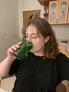 Snapshot of cinnabon_ chatting on January 20, 2025, 4:34 pm cinnabon  online show from January 20, 2025, 4:34 pm