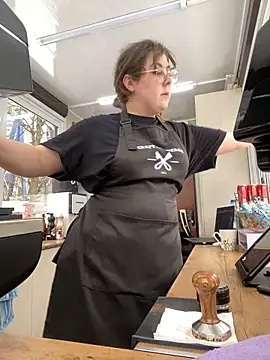 Snapshot of cinnabon_ chatting on January 25, 2025, 12:05 pm cinnabon  online show from January 25, 2025, 12:05 pm