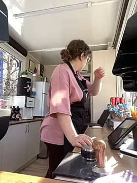 Snapshot of cinnabon_ chatting on January 28, 2025, 8:57 am cinnabon  online show from January 28, 2025, 8:57 am