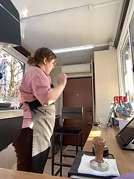 Snapshot of cinnabon_ chatting on January 28, 2025, 12:00 pm cinnabon  online show from January 28, 2025, 12:00 pm