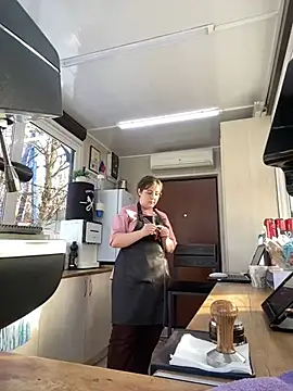 Snapshot of cinnabon_ chatting on January 29, 2025, 11:41 am cinnabon  online show from January 29, 2025, 11:41 am