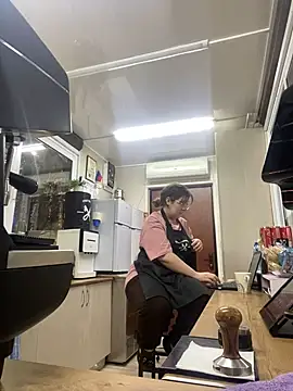 Snapshot of cinnabon_ chatting on January 29, 2025, 2:42 pm cinnabon  online show from January 29, 2025, 2:42 pm