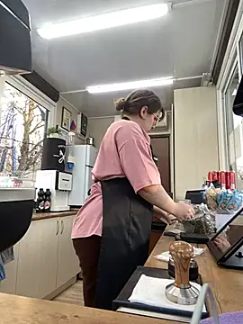 Snapshot of cinnabon_ chatting on January 30, 2025, 1:21 pm cinnabon  online show from January 30, 2025, 1:21 pm