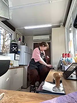 Snapshot of cinnabon_ chatting on February 2, 2025, 11:51 am cinnabon  online show from February 2, 2025, 11:51 am