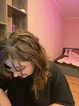 Snapshot of cinnabon_ chatting on February 4, 2025, 5:34 pm cinnabon  online show from February 4, 2025, 5:34 pm