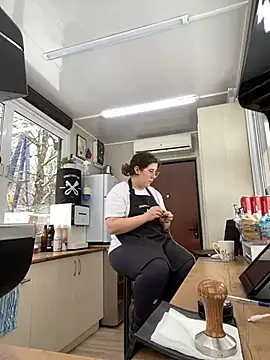 Snapshot of cinnabon_ chatting on February 6, 2025, 8:29 am cinnabon  online show from February 6, 2025, 8:29 am