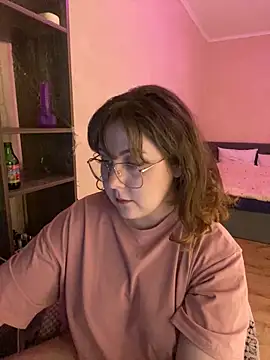 Snapshot of cinnabon_ chatting on February 10, 2025, 6:56 pm cinnabon  online show from February 10, 2025, 6:56 pm