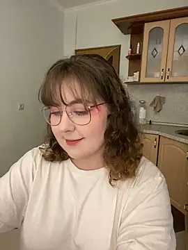 Snapshot of cinnabon_ chatting on February 14, 2025, 2:44 pm cinnabon  online show from February 14, 2025, 2:44 pm